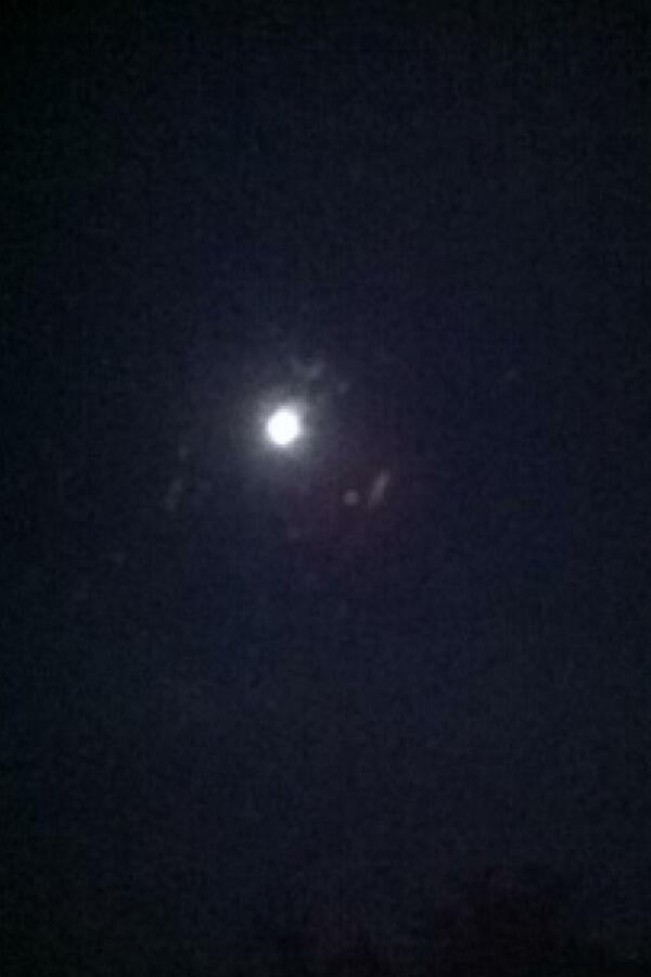 RyanCampbell61's tweet photo. @chelsgilbertson #doyoulovethat ? #moon lol http://t.co/dydpkwaFpy