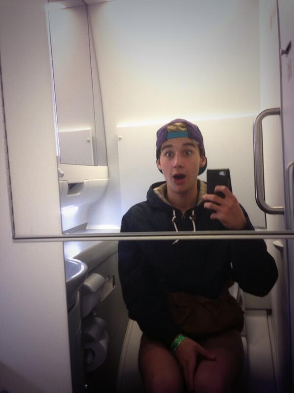 luke_brooks's tweet photo. Me taking a shit on the plane... Happy memories (: http://t.co/KYy9uzKEcR