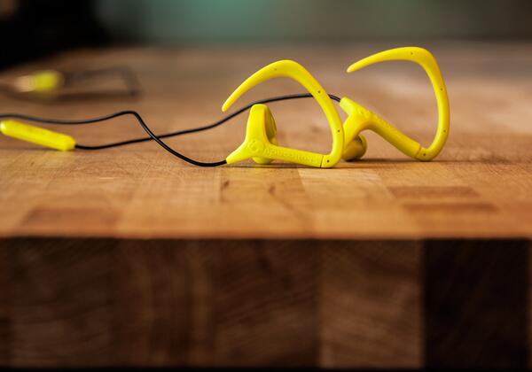 skullcandy's tweet photo. #ChopsBud guarantees a secure fit and Supreme Sound. See how @StevieJohnson13 puts em' to work http://t.co/FUW8rY92EZ http://t.co/1APEnPHPWH