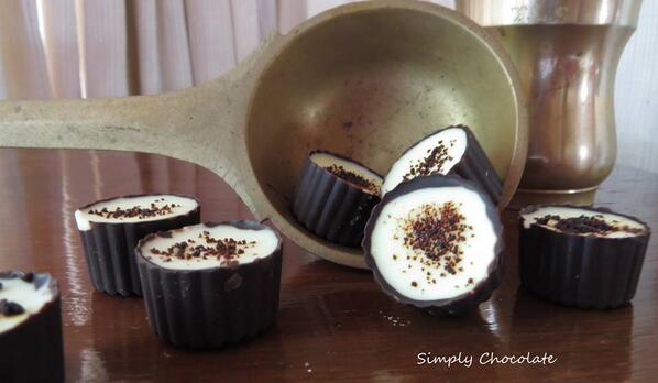 burrp_chennai's tweet image. #SimplyChocolate boxes r up for grabs! 6 best reviews today will win one each, are you writing #Chennai? #bContest