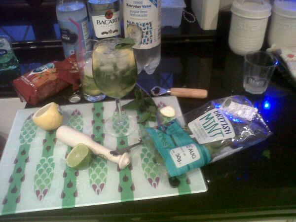 CamillaChadwick's tweet photo. Home mojito bar. Current obsession. Mmmm http://t.co/Z5FBfdYr68