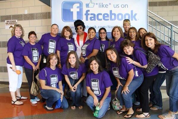 ScobeePta's tweet photo. Our Scobee Staff with the King http://t.co/DaM87NAQZj
