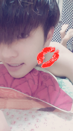 100per_hyukjin's tweet photo. 아 개운하노
덥다고 이불 차뿌지 말고 
똑띠 덥고 자요 잘자요♥ http://t.co/VqnuSEG4am