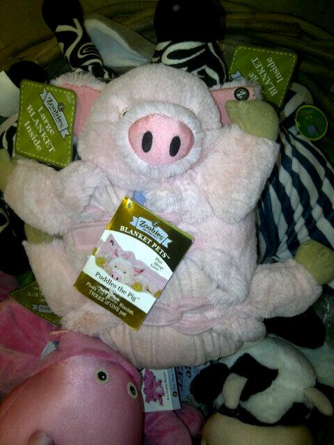 GraciousCameron's tweet image. Ahhh!:: Saw this pig blanket thing and immediately thought of @LiciousInsider &amp;lt;3 #pigattack :3