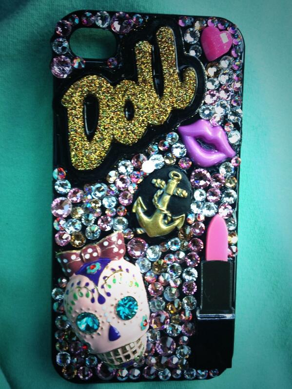 RealDenika's tweet photo. Obsesssssssing over my new @glitter_dolls87 phone case!!! http://t.co/X7sZaLfcuJ