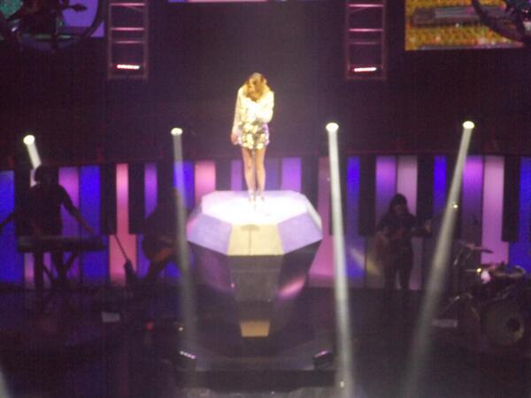 rocioreyes2's tweet photo. "@ArgertinaTini: Fue un sueño ir a verte♥ @TiniStoessel T e a m o♥ http://t.co/INbAYEUV0h"