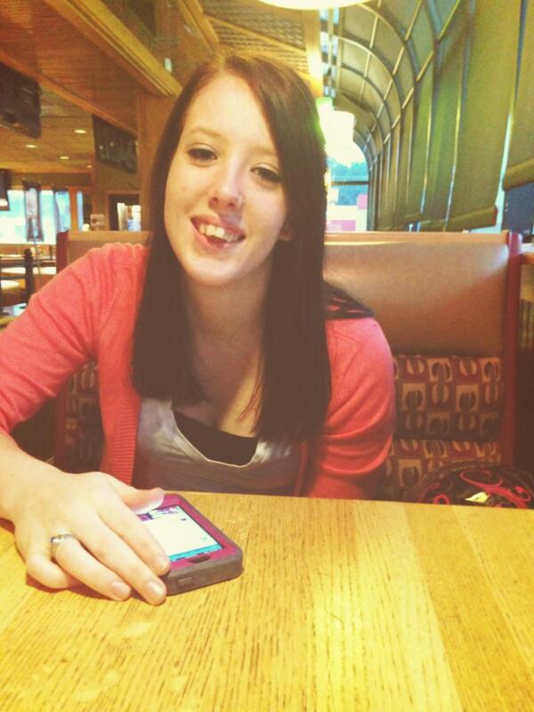 JSutt92's tweet photo. Came up to KCMO to have dinner with this beautiful lady! @Jeckah2013  #Date #Love #Girlfriend #Avila #applebees http://t.co/XBM03Rv6sB