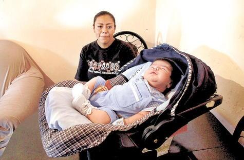 Fernanda Familiar Nace En Ciudad Juarez Un Bebe Enorme 6 6 Kilogramos Y 62 Centimetros De Estatura Fernanda Http T Co Djr2hahfm6