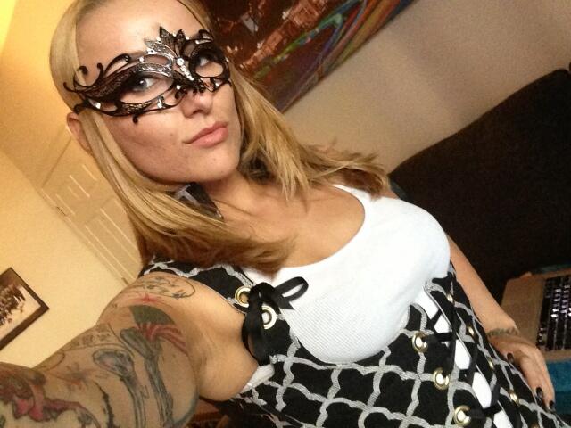 Herro. Getting my masquerade stuff together. http://t.co/ceJ2s14HSx