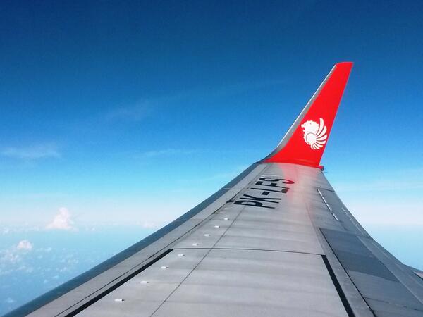 indwibi's tweet photo. beautiful sky and winglet in @LionAirID flight JT-206 PK-LFS heading to Kuala Namu-KNO from Cengkareng-CGK,18/08/2013 http://t.co/oFLewiOK9l