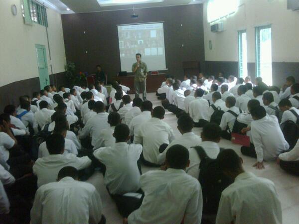 Mahasiswa teknik mesin 2013