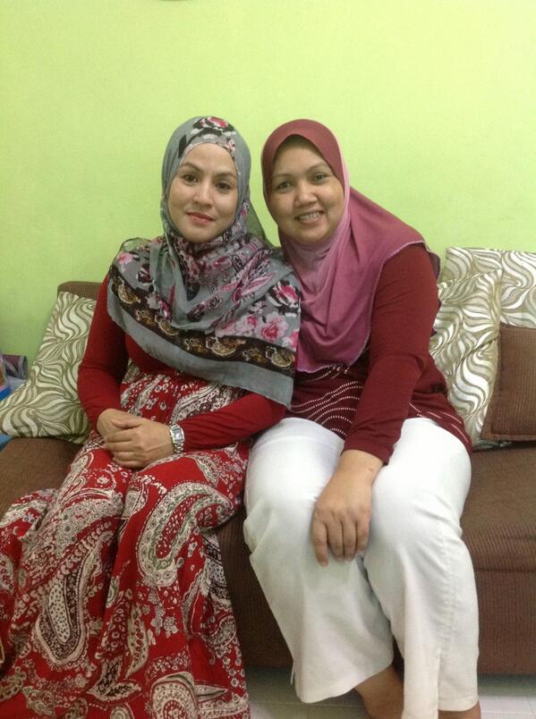 Ainaa_Azrie's tweet photo. my mom n mother in law😘😘😘 http://t.co/TWG0ViHy2a