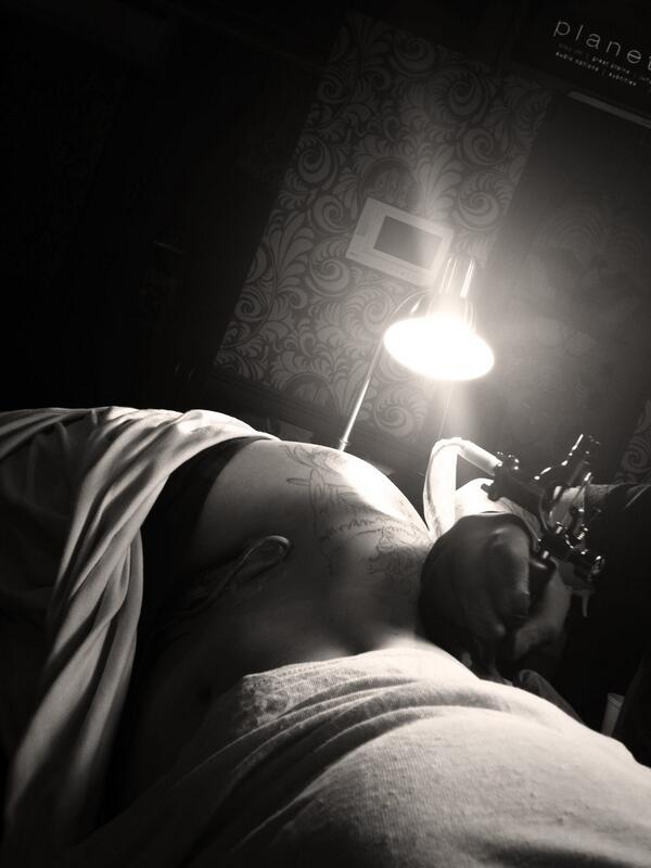 ChelseaPitman's tweet image. Slowly getting there.... #turtlepace 🐢🐢 #tattoo #artwork can't rush a masterpiece 😂😂