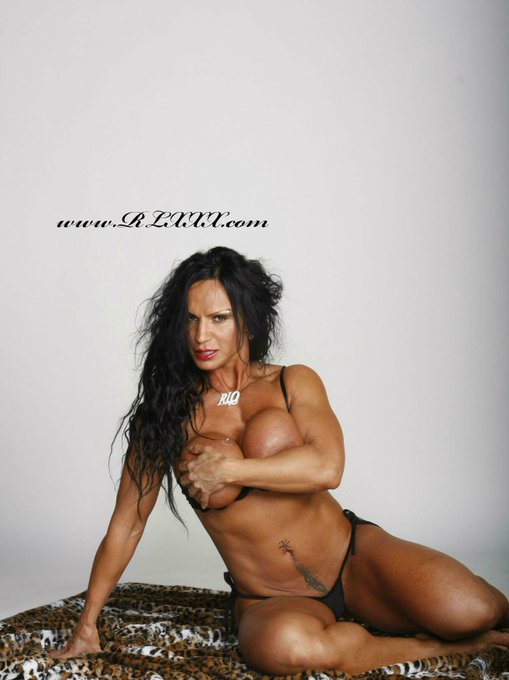 Watch XxXRhondaLee's leaked NSFW photo on TwXstars