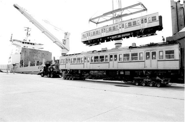 都営三田線の6000形車両の一部は、2000年にインドネシア共和国