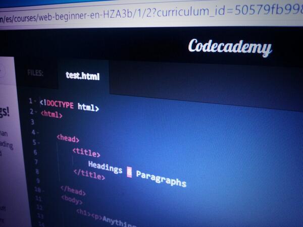 cheloibarra's tweet image. Mientras tanto... Aprendiendo desde cero @Codecademy #WebBeginner