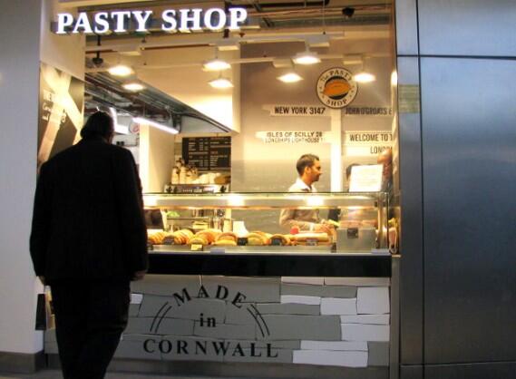 RalphyVII's tweet image. @batesy147 @mattyjones108 he&apos;s also been to a bowling clinic this week... #biggybtearinguptheleague #swingandspeed