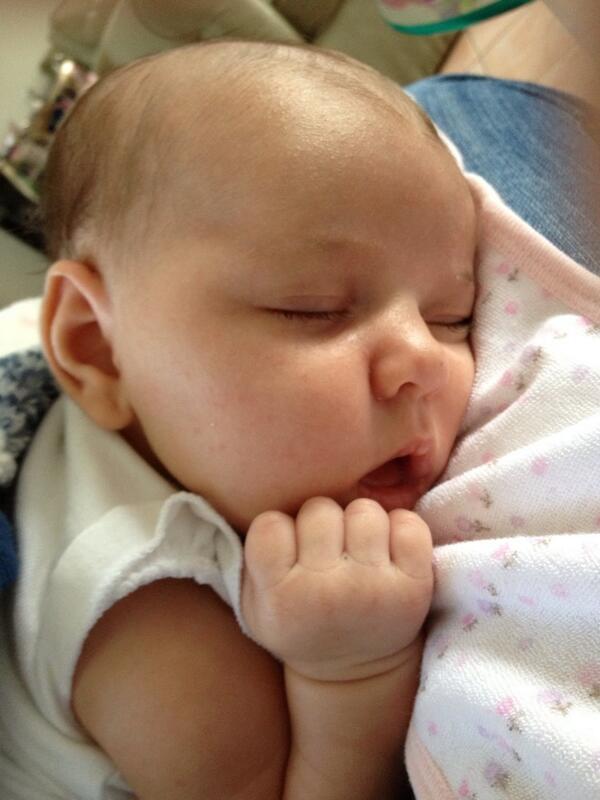awick8's tweet photo. Sleeping beauty #chubbylady #inlove http://t.co/3hgwtYDObp