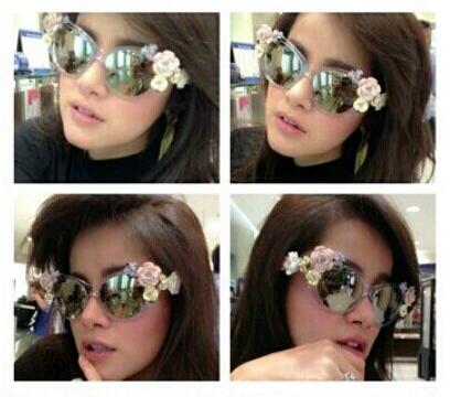 optikseis's tweet image. Cantiknya @olla_ramlan dengan limited edition Dolce &amp;amp; Gabbana Rose collection barunya :)