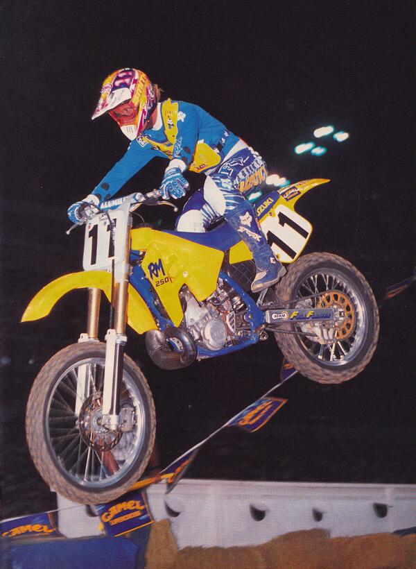 stevee401's tweet photo. “@TonyBlazier:Ronnie Tichenor 1989 http://t.co/Jcl0bQlxzO” never seen anyone case as hard as him lap after lap. 89 rose bowl. China syndrome