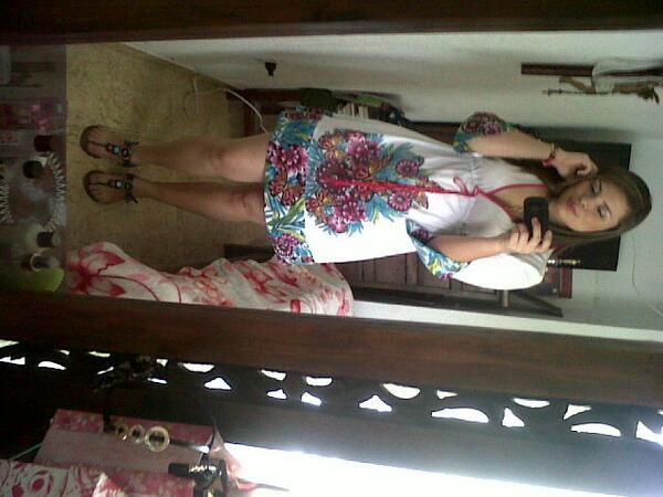 StefaniaM's tweet photo. Hoy muy Hindú chic... Es un día muy largo y hay que estar tranquila http://t.co/MreKESjd8j