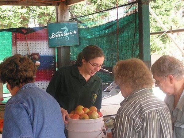 We recommend Holden Brothers Farm Market. Fresh, locally grown food at a great $

Read More: bit.ly/1aWHJZ4