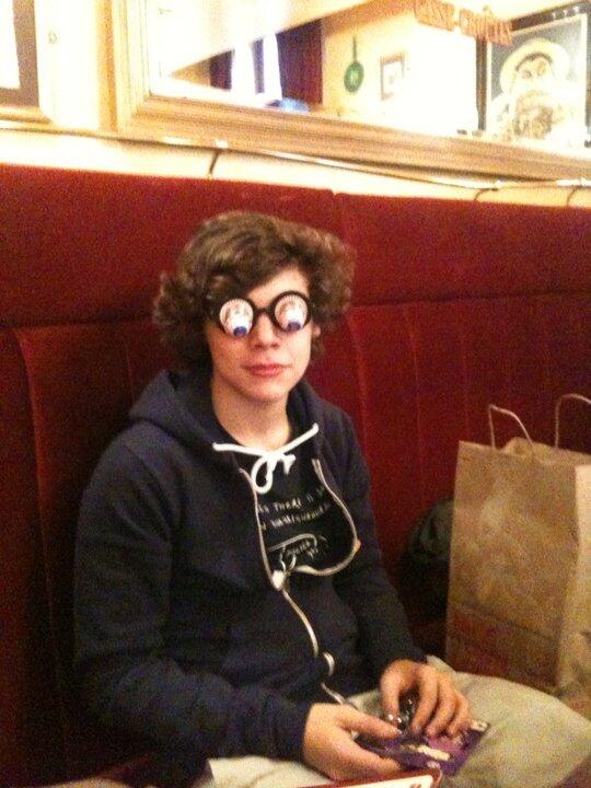 onedirection's tweet photo. #ThrowbackThursday: The time @Harry_Styles had a birthday and he couldn't see straight... 1DHQ x http://t.co/25mxYQXPNu