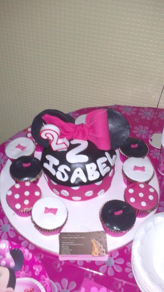 Archie2010Sarah's tweet image. Minnie Mouse cake