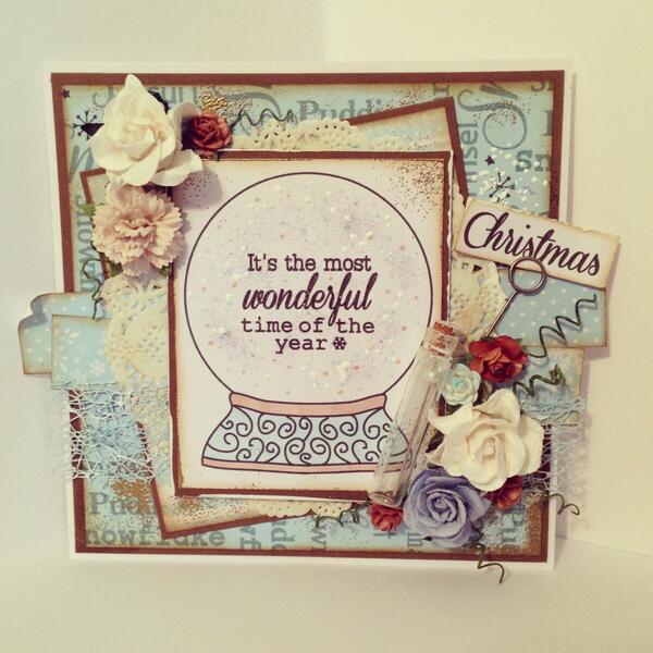 DreameesCraft's tweet photo. Was playing with my favourite Christmas release the other day... and lots of @tim_holtz goodies too! http://t.co/YTLX07IydX