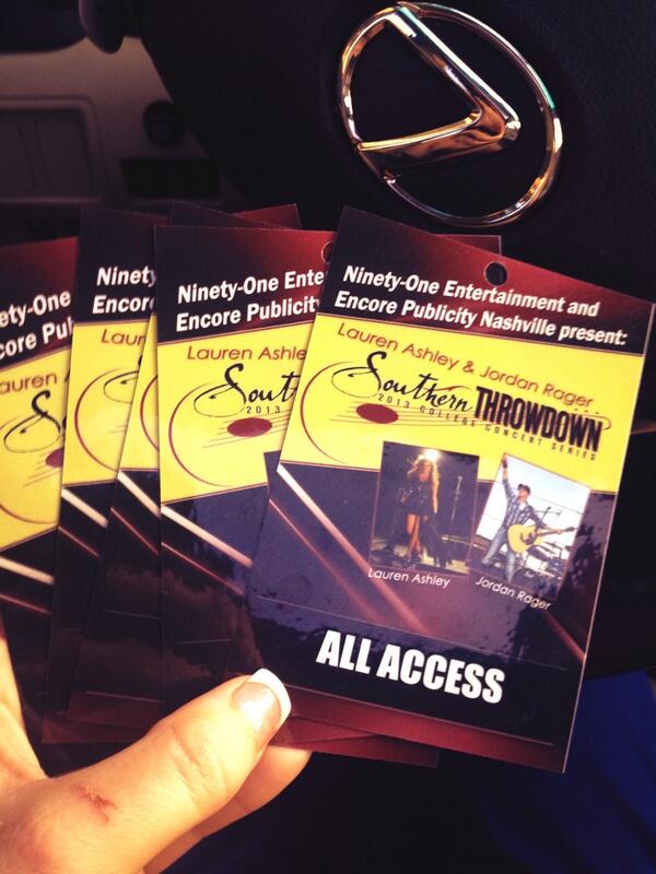 Southern THROWDOWN tweet media