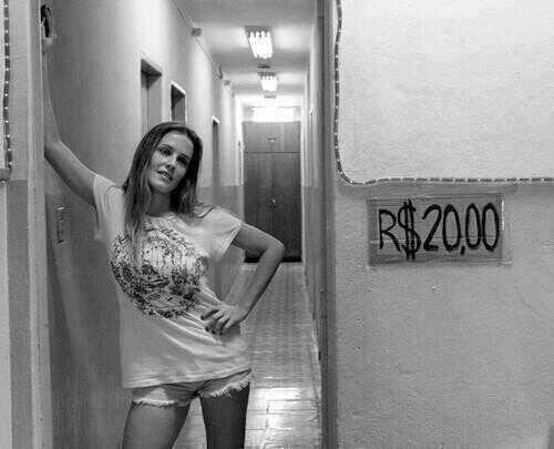 justinsfada's tweet photo. ''o m&amp;g é 3.000 reais" http://t.co/fEviuqr5LC