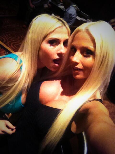 Chillin wit this hot blonde @iluvchristie http://t.co/IPPcNUsUC7
