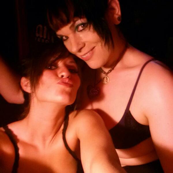 AshleyStripper's tweet photo. My stripper http://t.co/MtUzr2EUDj