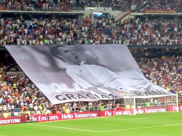 micabiante's tweet photo. #halamadrid #GraciasRaúl http://t.co/r68EYaUV01