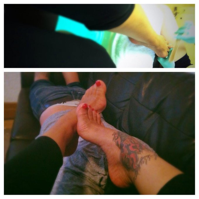 Got a new pedicure !! My feet feel so soft ;) #FootFetish #pedicure #tattooedfeet http://t.co/kXwzhO<a href="/tag/footfetish"class="tags"><span>#footfetish</span></a><a href="/tag/pedicure"class="tags"><span>#pedicure</span></a><a href="/tag/tattooedfeet"class="tags"><span>#tattooedfeet</span></a>