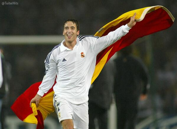 TuiterHits's tweet photo. 324 goles 
741 partidos
6 Ligas
3 champions
228 goles en liga
71 goles en champion
#GraciasPorTantoE7ernoCapi7ánRaúl http://t.co/uU04sZHvOV