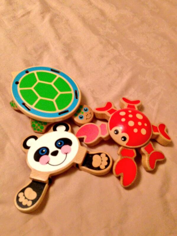 G_Quizzle's tweet image. Have a wooden menagerie in the works thanks to @MelissaAndDoug #greattoys #kids #imaginationgames