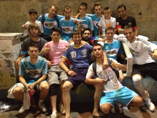 JaviyMarisi's tweet photo. Campeones Sotillo 2013! MUY GRANDES CHICOS! ;D http://t.co/fWsNNqyte7 (via @ismapope) // Hoy lo teniais chupao, enhorabuena!!!