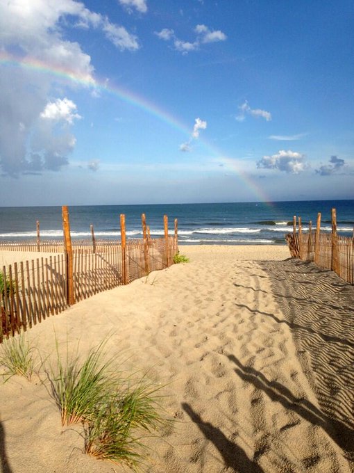 Beautiful summer rainstorms 🌈 http://t.co/Ix0wQa6968<a href="/tag/iseeu"class="tags"><span>#iseeu</span></a>