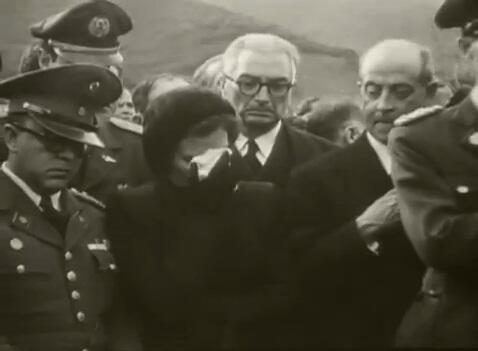 Marcos Pérez Jiménez durante el funeral de Carlos Delgado Chalbaud (1950)