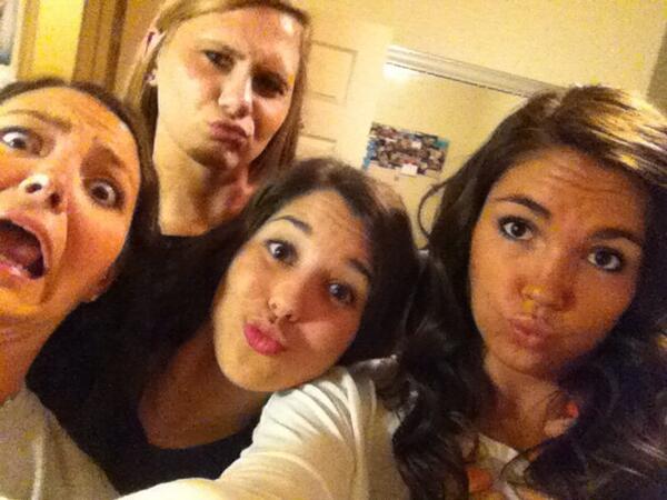 Alexa_Morris's tweet photo. “@A_Liscum: “@kelseyclark5: UOENO! @A_Liscum @Alexa_Morris @RileyMarks” 😉😘”👯👯 http://t.co/hM6s7wT3JV