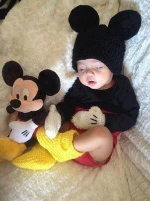ディズニー好き集まれ على تويتر ミッキーの着ぐるみで寝る赤ちゃんが可愛すぎる件 T Co Xgjjmnvu3h