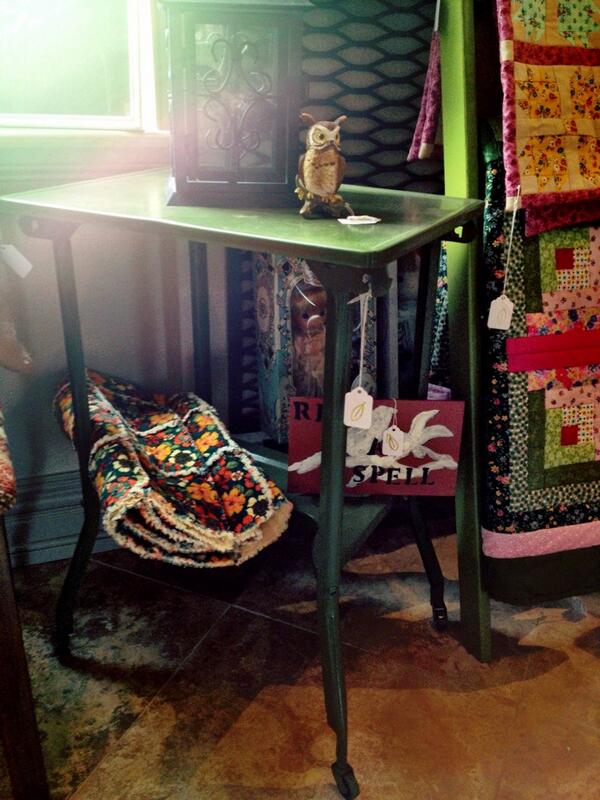 linenandflax's tweet photo. Obsessed with this vintage metal typewriter cart on wheels! http://t.co/vcBT3DiAF7