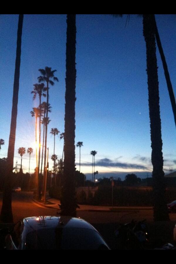 OfficialKaulitz's tweet photo. Sky http://t.co/puh5H8f0Lc