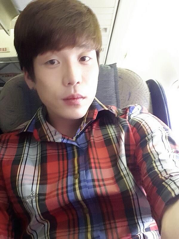 2AMCHANGMIN_b's tweet photo. 미쿡아저씨... 진짜 미쿡 갑니다... 당분간 안녕 ^^ http://t.co/rhA2WpPRii