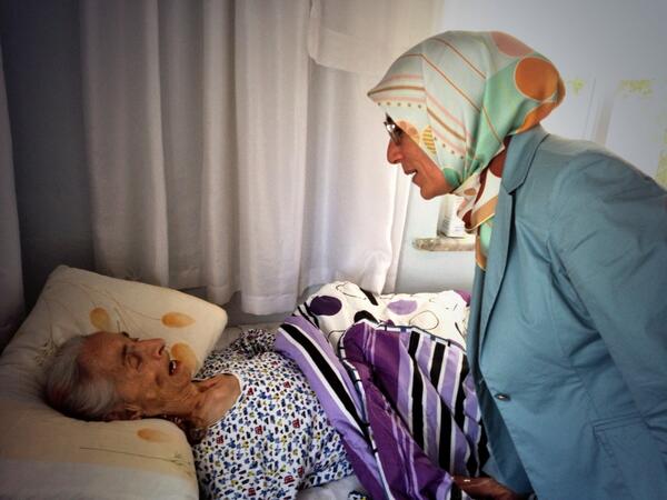 Kıyıköy'de Vayise teyzenin evindeyiz. <a href="/GulserenYmn/">GULSEREN YAMAN</a> <a href="/A_KevserT/">Kevser Tanılır</a> <a href="/omursuzen/">ÖMÜR SÜZEN</a> <a href="/RUzunlar/">ruhan uzunlar</a>