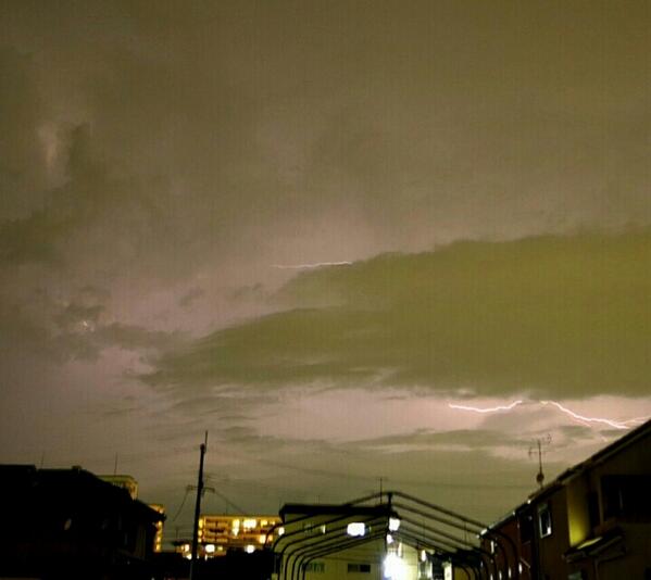 k_terazono's tweet photo. 稲妻、撮れた。 http://t.co/MCMszrMmQ1
