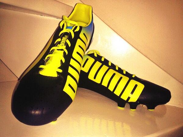hans496's tweet photo. Nieuwe voetbalschoenen laat het seizoen maar weer beginnen http://t.co/XdaBAe1m1A