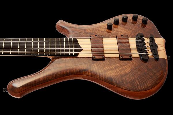 Bass_Porn's tweet photo. Mayones Comodous 5 Custom Bass. http://t.co/IzYQYXptXi