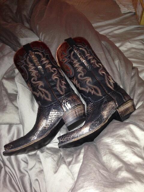 Cassandra_TV's tweet image. Newest addition 2 my @luccheseBootCo collection!Made in #ElPaso! #justlikeme #blackpython #texasgal #cassandrascloset